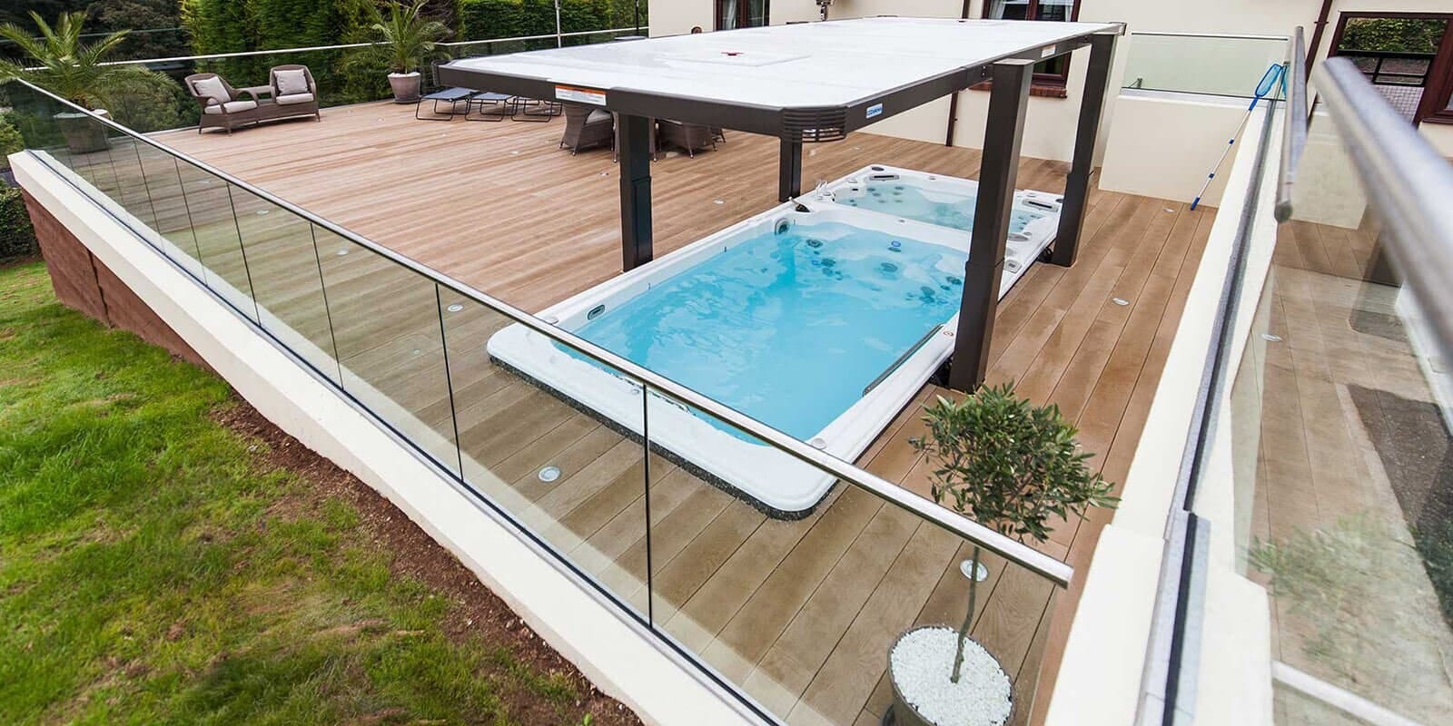 Hydropool AquaTrainer 19DTAX — 19ft dual-temperature swim + 5-person hot tub