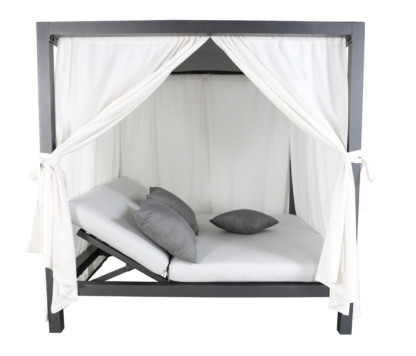 Muse Cabana Daybed SR4C full view with curtains