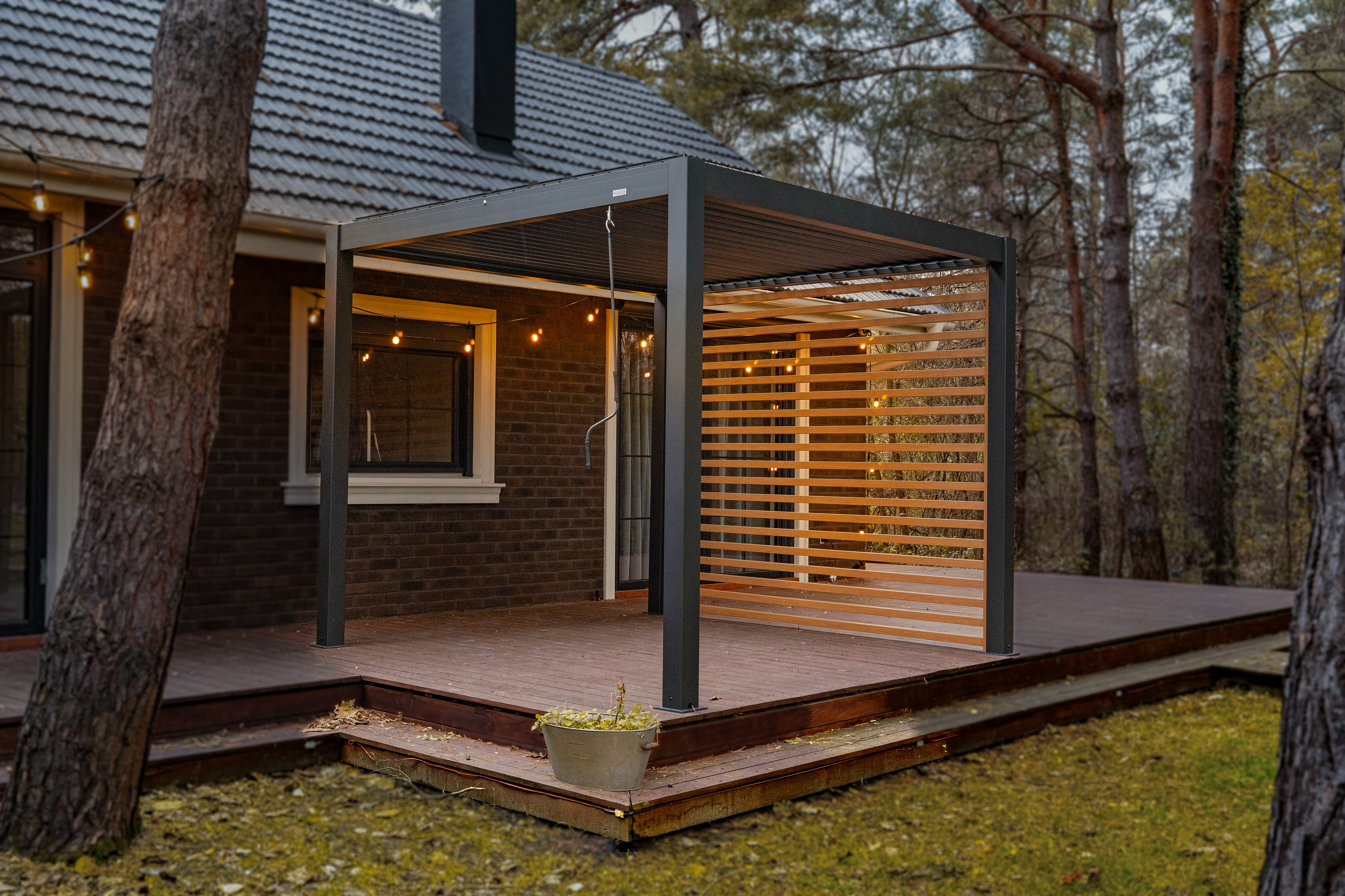 Hanso PRO+ aluminum pergola with adjustable louvered roof and integrated lighting