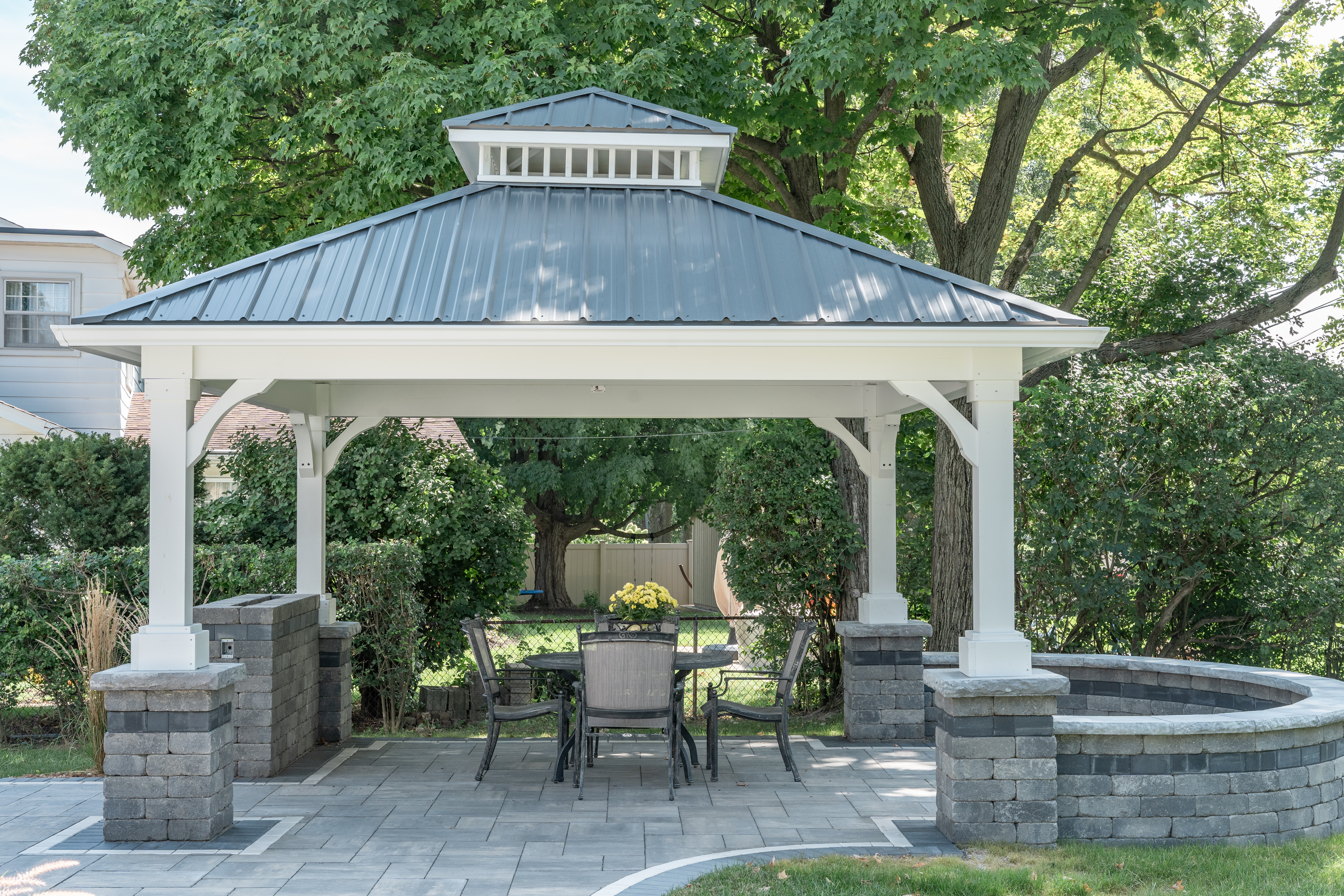 White Berlin Gardens Cascade pavilion with classic roof