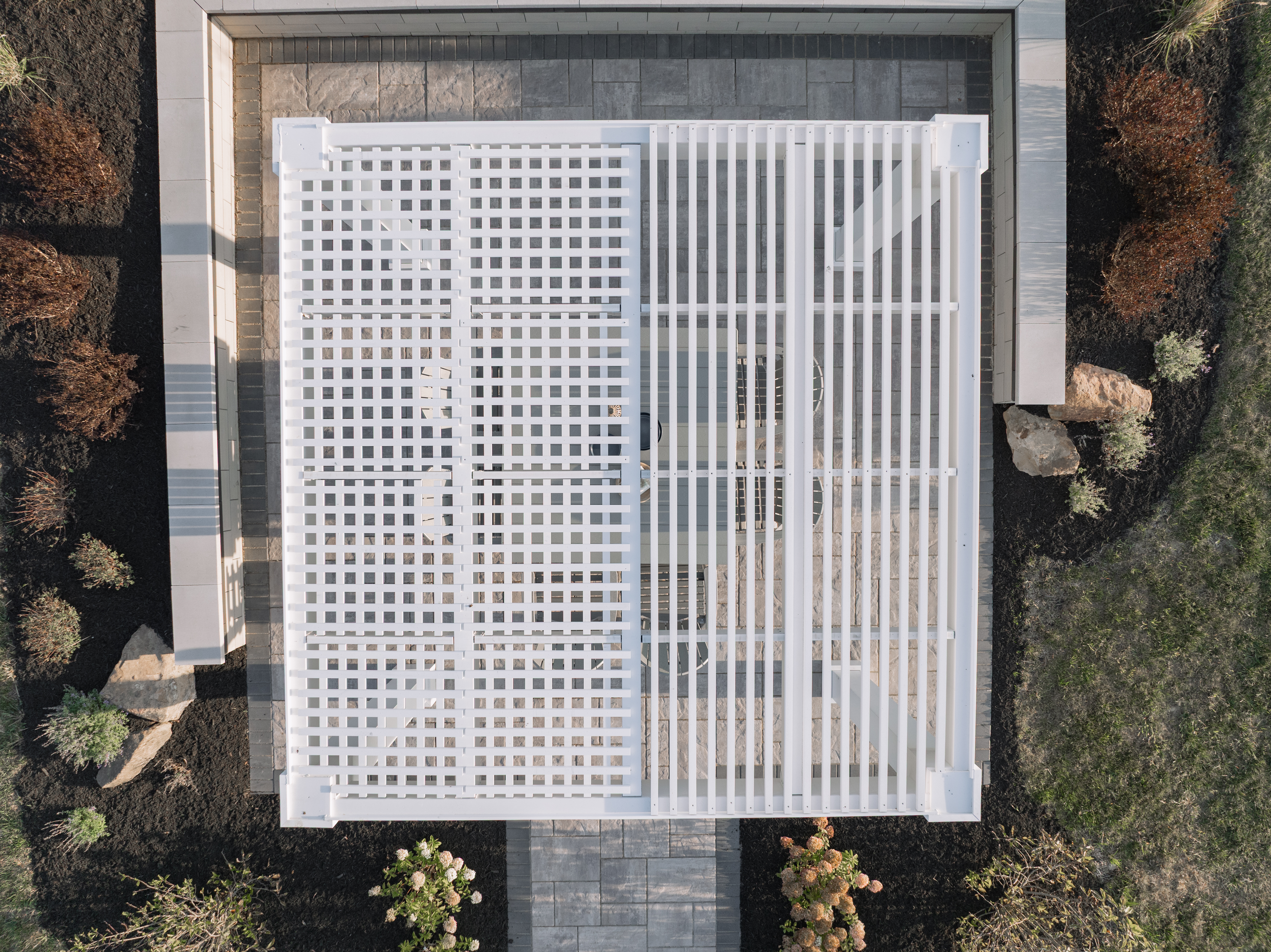 Berlin Gardens Porter shade slats and lattice detail